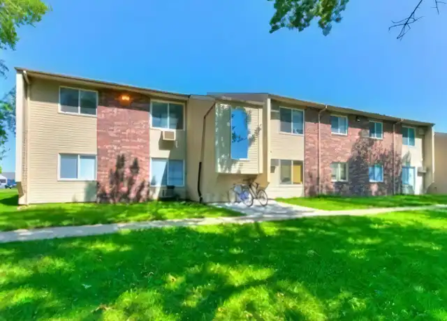 Property at 725 S 11th St Unit 5, Nevada, IA, 50201, 2 beds, 1 bath, [object Object]