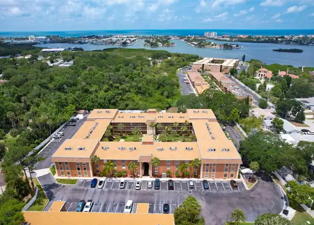 Property at 12760 Indian Rocks Rd #553, Largo, FL, 33774, 1 bed, 1 bath, [object Object]