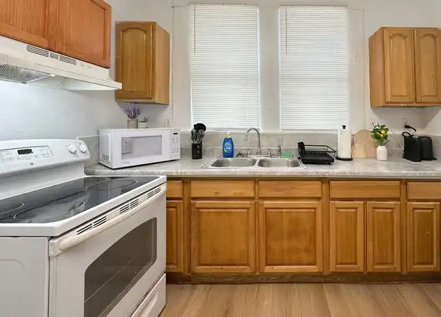 Property at 2507 W Pine St, Tampa, FL, 33607, 1 bed, 1 bath, [object Object]