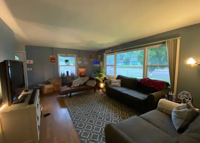 Property at 3009 W Michigan Ave, Kalamazoo, MI, 49006, 6 beds, 2 baths, [object Object]