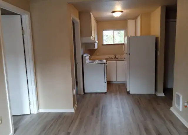 Property at 47371 OR-58 unit OJ-0005 ! 47373 Hwy 58 #5, Oakridge, OR, 3 beds, 1 bath, [object Object]