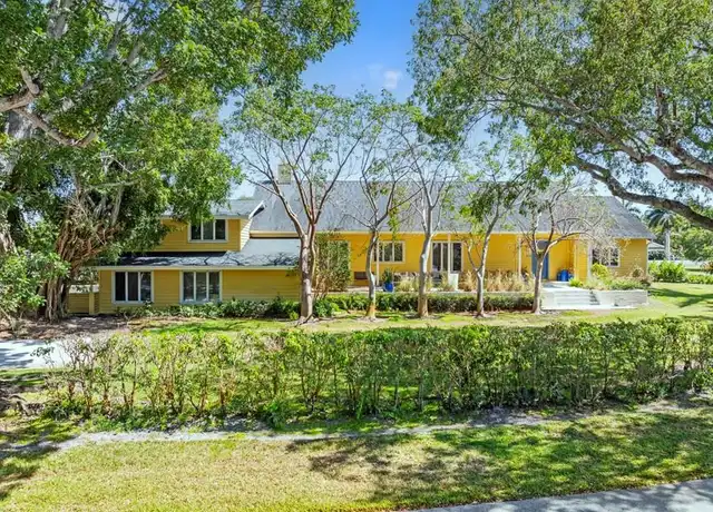 Property at 586 Yucca Rd, Naples, FL, 34102, 4 beds, 4.5 baths, [object Object]