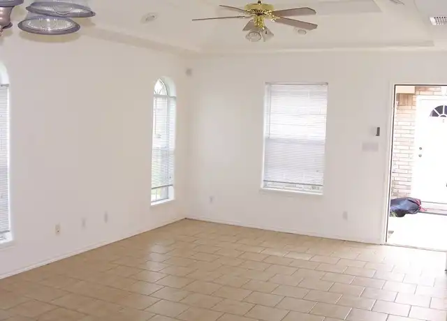 Property at 1001 N Sal St, Edinburg, TX, 78541, 2 beds, 2 baths, [object Object]