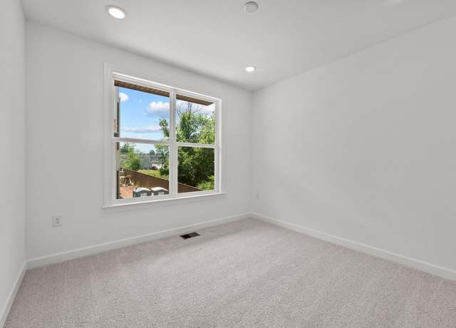 Photo of 4960 Longmire Way, Chantilly, VA 20151