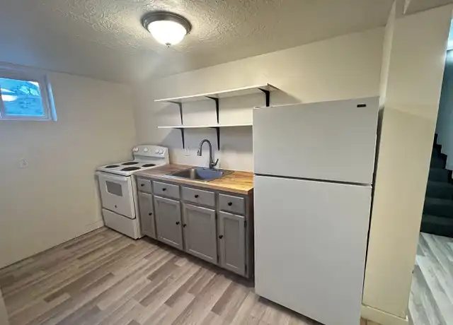 Property at 577 E 400 S, Provo, UT, 84606, 2 beds, 1 bath, [object Object]