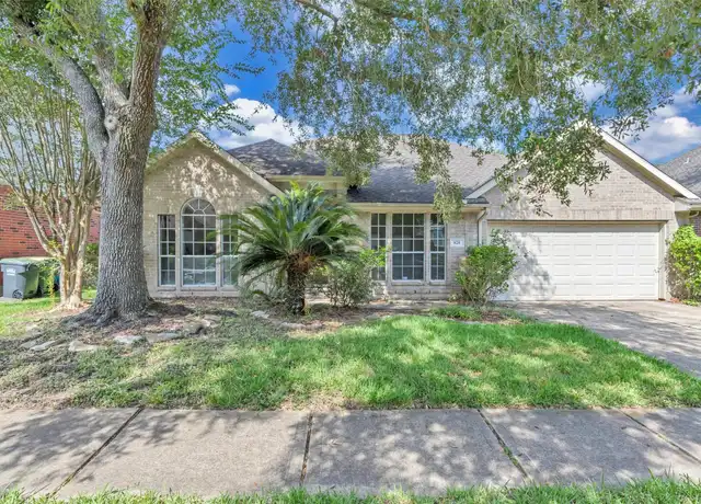 Property at 820 Portsmouth Dr, Pearland, TX, 77584, 3 beds, 2 baths, [object Object]