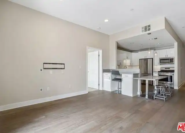 Property at 13337 Beach Ave Unit 207, Los Angeles, CA, 90066, 2 beds, 2 baths, [object Object]