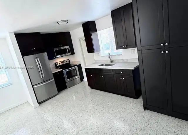 Property at 626 W 17th St Unit 626, Hialeah, FL, 33010, 2 beds, 1 bath, [object Object]