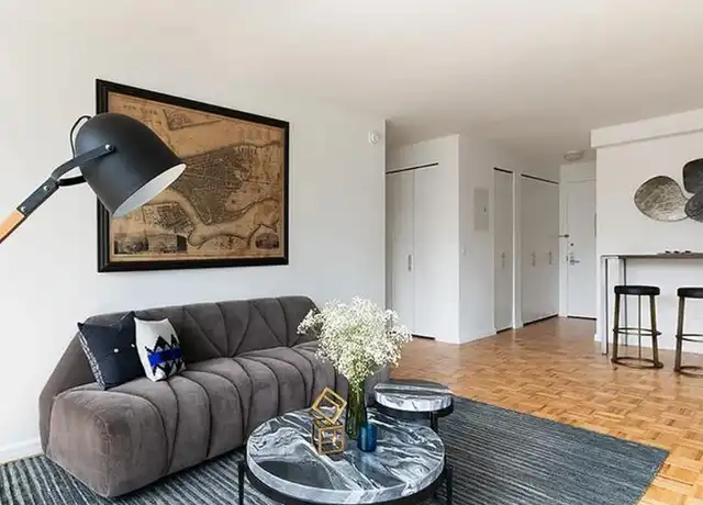 Property at 522 W 37th St Unit 11F, New York, NY, 10018, 2 beds, 1 bath, [object Object]