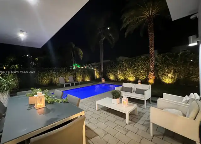 Property at 7550 NW 101st Ct, Doral, FL, 33178, 6 beds, 7 baths, [object Object]