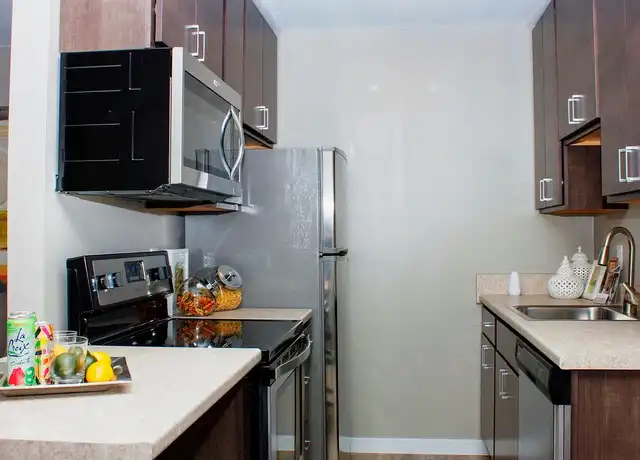 Property at 410 Apartments - 410 6th St SE, Minneapolis, MN, 55414, 1-3 bed, 1-2 bath, [object Object]