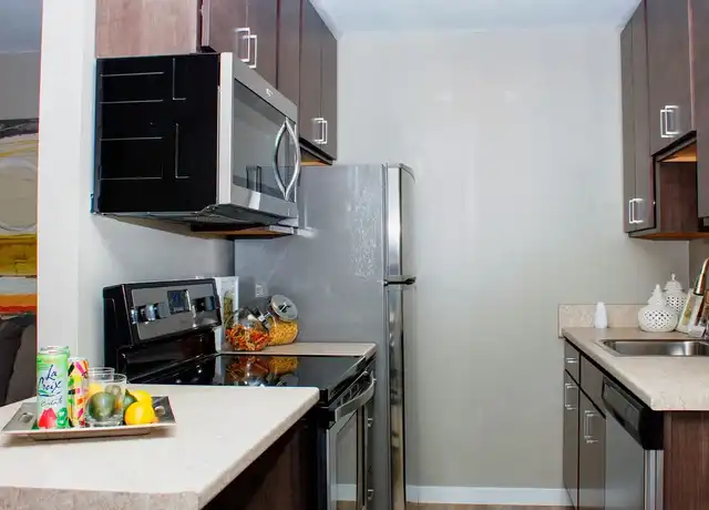 Property at 410 Apartments - 410 6th St SE, Minneapolis, MN, 55414, 1 bed, 1 bath, [object Object]