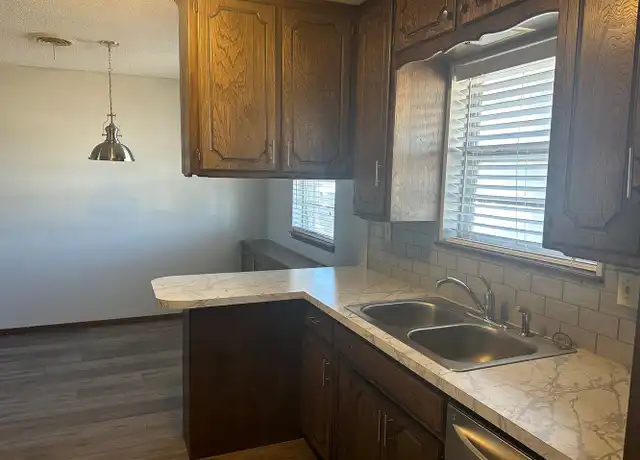 Property at 1352 Meadow Ln Unit 1352, Weatherford, OK, 73096, 3 beds, 2 baths, [object Object]