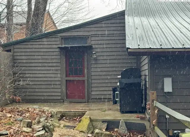 Property at 10882 N Carolina 105, Banner Elk, NC, 28604, 1 bed, 1 bath, [object Object]