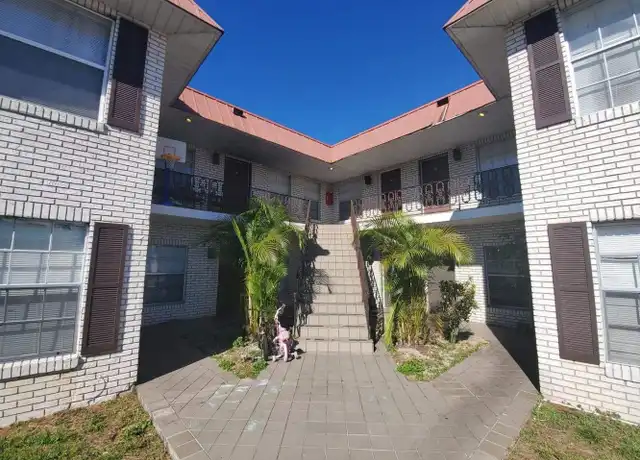 Property at 650 Avenue J NW #202, Winter Haven, FL, 33881, 2 beds, 1 bath, [object Object]
