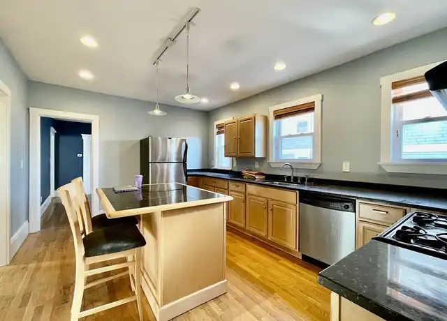 Property at 49 Wellington Rd Unit 49, Medford, MA, 02155, 3 beds, 1 bath, [object Object]