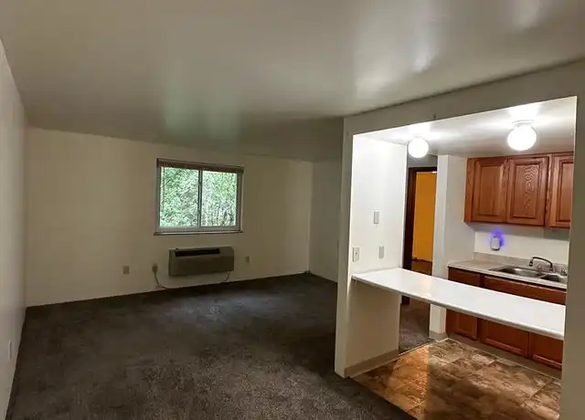 Property at 110 Whitestown Vlg Unit 11, Butler, PA, 16001, 1 bed, 1 bath, [object Object]