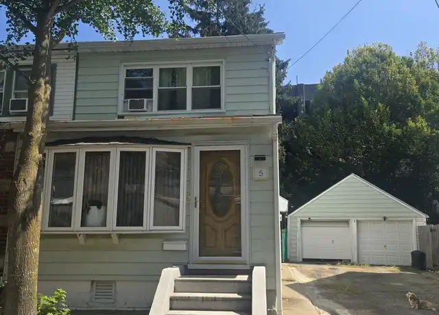 Property at 5 Pearce Pl, Great Neck, NY, 11021, 3 beds, 2 baths, [object Object]