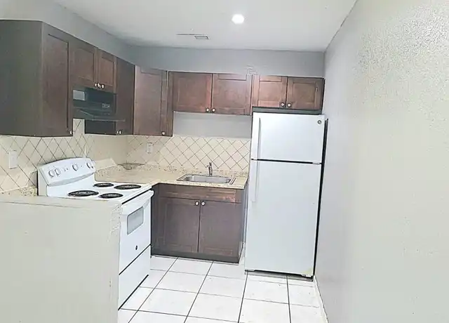Property at 5321 NW 21st Ct, Lauderhill, FL, 33313, 2 beds, 1 bath, [object Object]