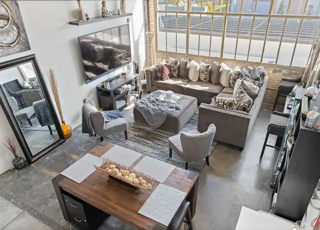 Property at 1108 E 30th St Unit 204, Kansas City, MO, 64109, 2 beds, 2 baths, [object Object]
