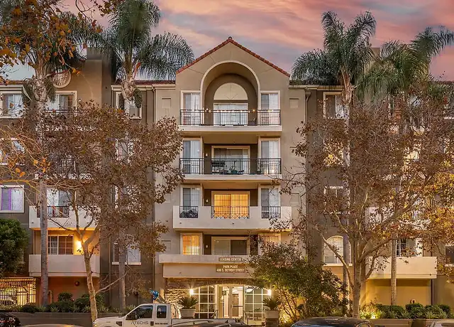 Property at Essex Properties at Miracle Mile - 400 S Detroit St, Los Angeles, CA, 90036, 0-2 beds, 1-2 bath, [object Object]