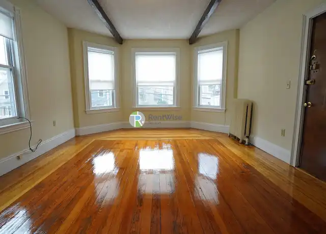 Property at 80 Robbins St Unit 4, Waltham, MA, 02453, 1 bed, 1 bath, [object Object]