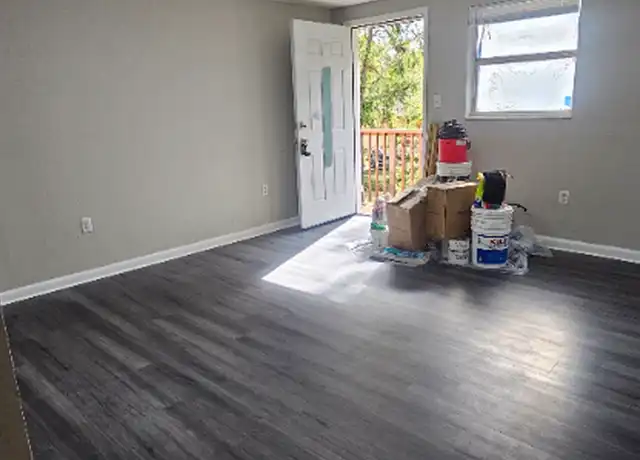 Property at 101 S Forest St Unit 5, Plant City, FL, 33563, 2 beds, 1 bath, [object Object]