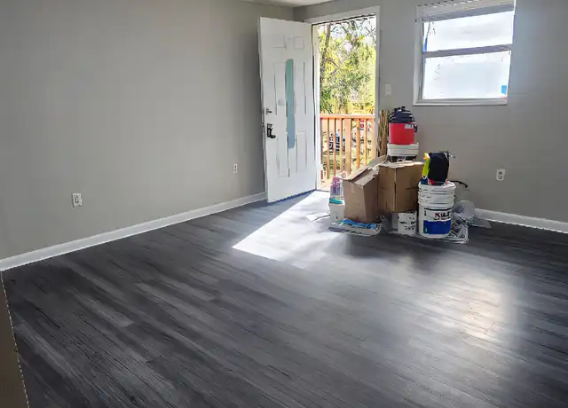 Property at 101 S Forest St Unit 5, Plant City, FL, 33563, 2 beds, 1 bath, [object Object]