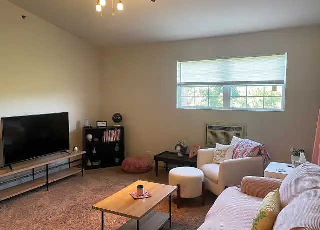 Property at 400 Cunat Blvd, Richmond, IL, 60071, 1 bed, 1 bath, [object Object]