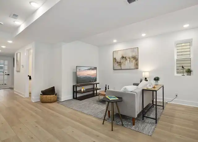Property at 3104 N Sacramento Ave Unit 2, Chicago, IL, 60618, 2 beds, 1 bath, [object Object]