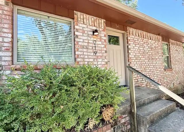 Property at 219 E Adobe St, Fayetteville, AR, 72703, 2 beds, 1 bath, [object Object]