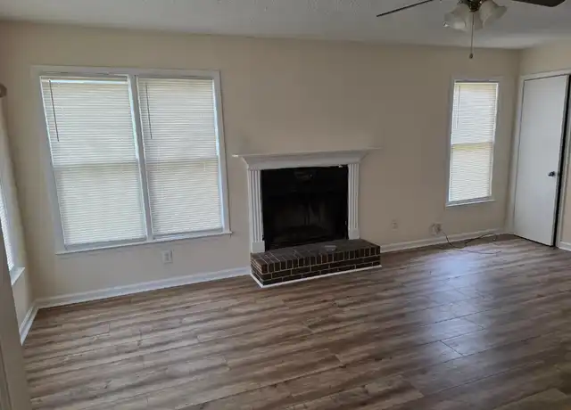 Property at 3927 Highridge Dr SW Unit A, Huntsville, AL, 35802, 2 beds, 1 bath, [object Object]