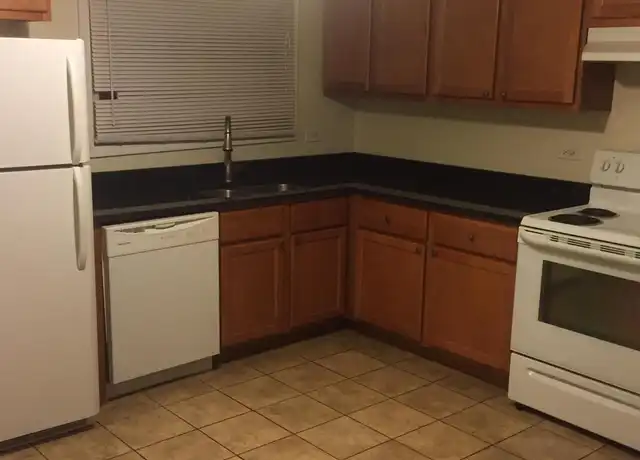 Property at 34 Acerra Dr Unit 34, Hillside, IL, 60162, 1 bed, 1 bath, [object Object]