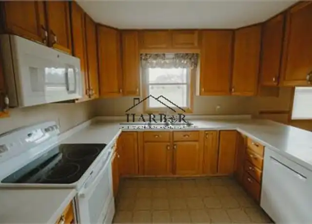 Property at 2920 20th St SE, Rochester, MN, 55904, 3 beds, 2 baths, [object Object]