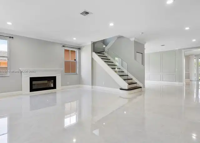 Property at 1175 Peregrine Way, Weston, FL, 33327, 6 beds, 5 baths, [object Object]