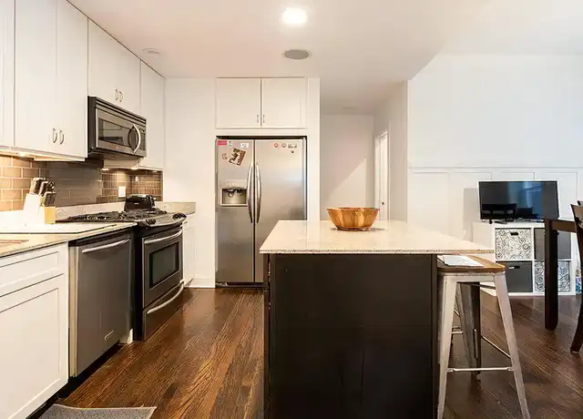 Property at 3647 N Wilton Ave Unit 3, Chicago, IL, 60613, 3 beds, 2 baths, [object Object]