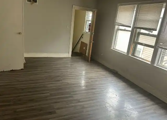 Property at 2421 S 5th Pl Unit 3, Milwaukee, WI, 53207, 1 bed, 1 bath, [object Object]