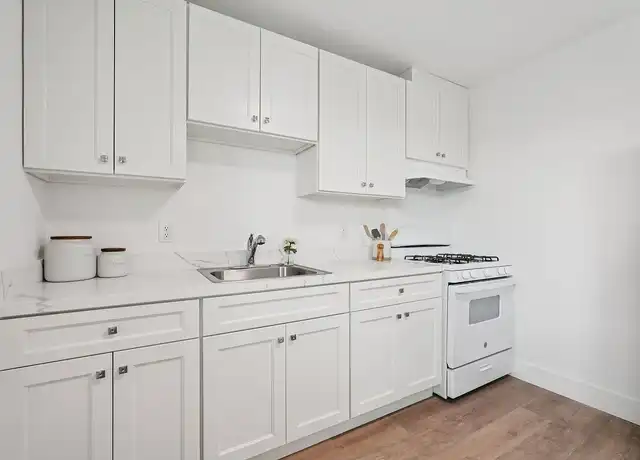 Property at 2411 T St, Sacramento, CA, 95816, 1-2 bed, 1 bath, [object Object]
