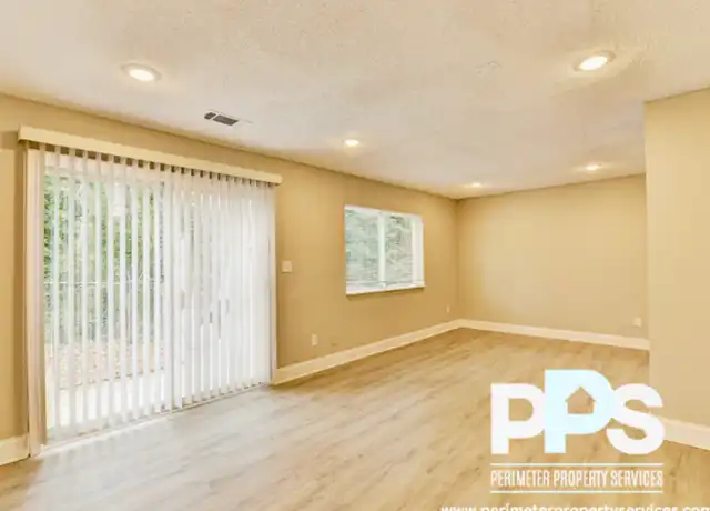 Property at 390 W Lake Ave NW Unit C6, Atlanta, GA, 30318, 3 beds, 1.5 baths, [object Object]