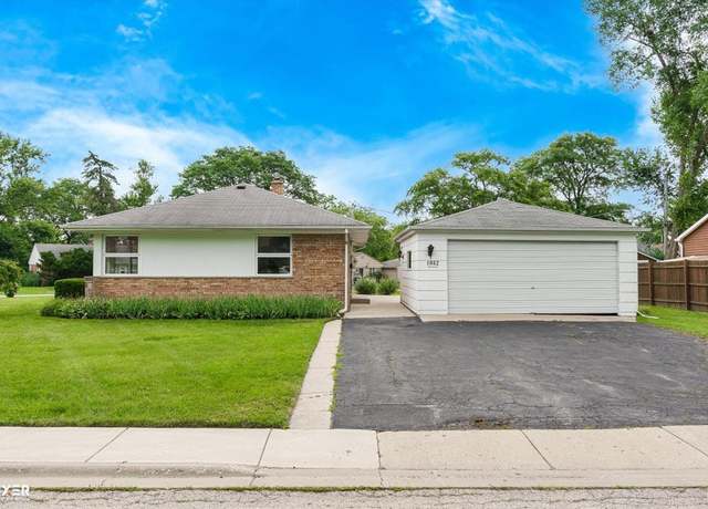 Photo of 1032 Whitfield Rd, Northbrook, IL 60062