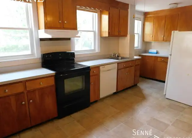 Property at 1539 Cambridge St Unit 1R, Cambridge, MA, 02139, 3 beds, 1 bath, [object Object]
