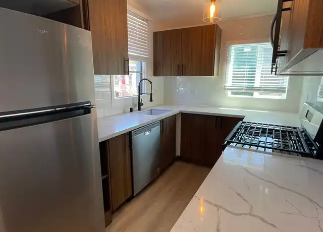 Property at 1451 16th St Unit A, Oakland, CA, 94607, 4 beds, 2 baths, [object Object]