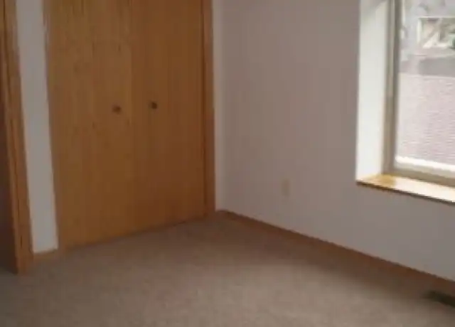 Property at 303 S Cleveland Ave Unit 206, Sioux Falls, SD, 57103, 2 beds, 1 bath, [object Object]
