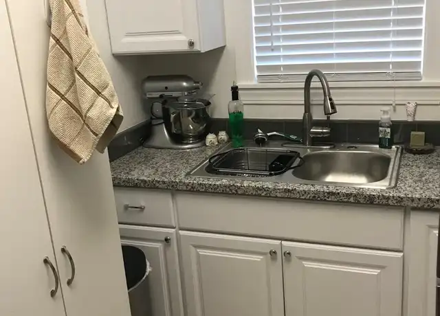 Property at 818 9th St, Galveston, TX, 77550, 2 beds, 1 bath, [object Object]
