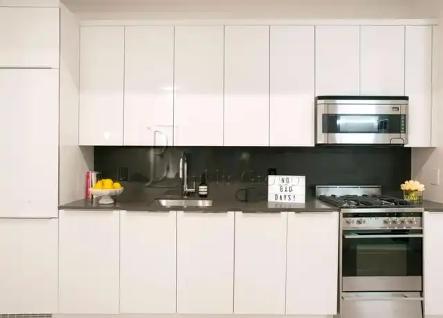 Property at 180 Water St, New York, NY, 10038, 2 beds, 1 bath, [object Object]