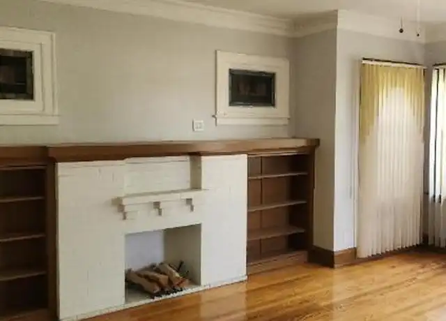 Property at 7930 S Lafayette Ave, Chicago, IL, 60620, 2 beds, 1 bath, [object Object]