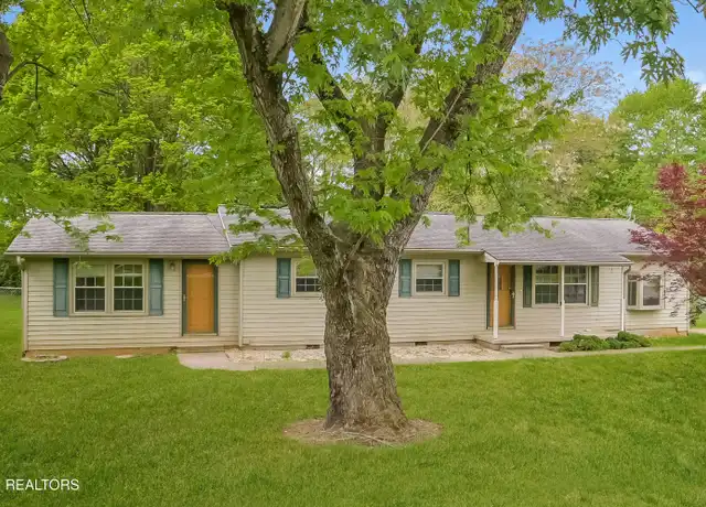 Property at 617 Front St, Maryville, TN, 37804, 4 beds, 2 baths, [object Object]