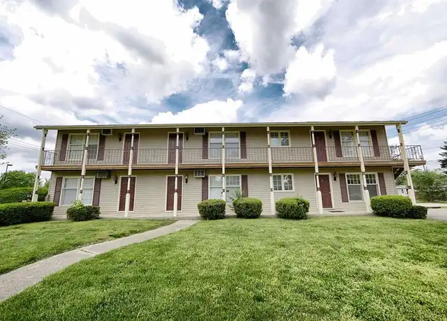 Property at 1911 10th St Unit 4, Charleston, IL, 61920, 1 bed, 1 bath, [object Object]