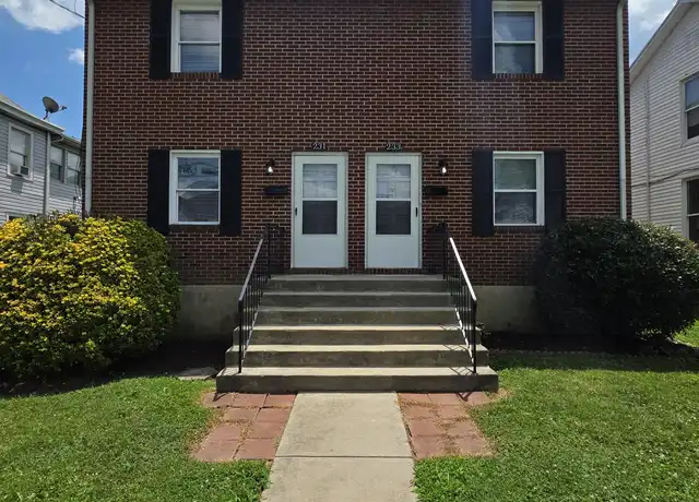 Property at 233 W Cleveland Ave, Vinton, VA, 24179, 2 beds, 1 bath, [object Object]