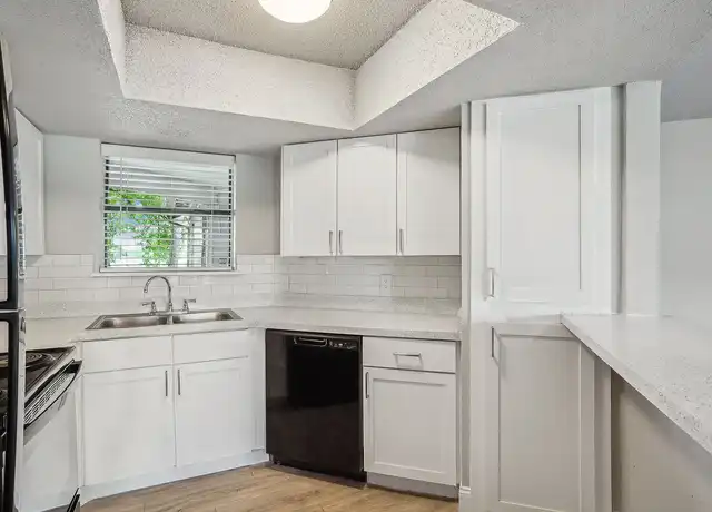 Property at Vantage Point Apartments - 10700 Woodmeadow Pkwy, Dallas, TX, 75228, 1 bed, 1 bath, [object Object]